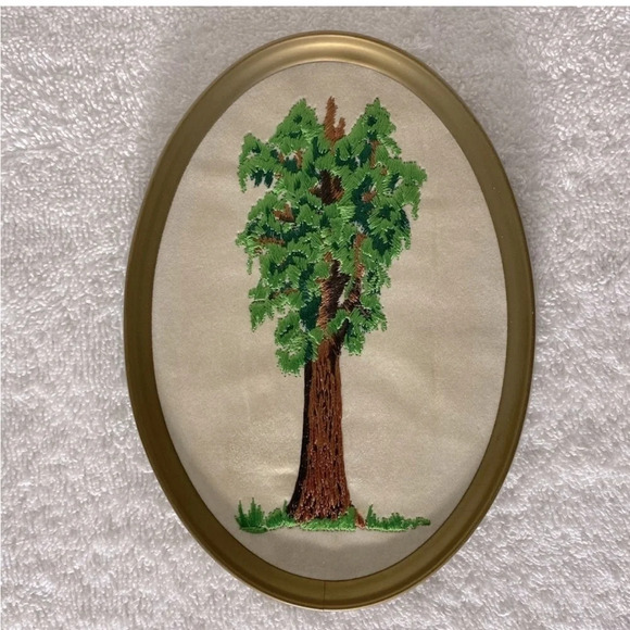 Vintage Voyager Originals Cream Velvet Embroidered Oval Framed Art  Tree - Picture 1 of 6